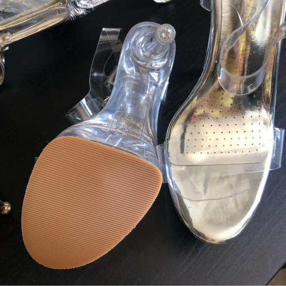 Azalea Wang 6.5/7 Silver Stiletto Pleasers - Picture 3 of 4